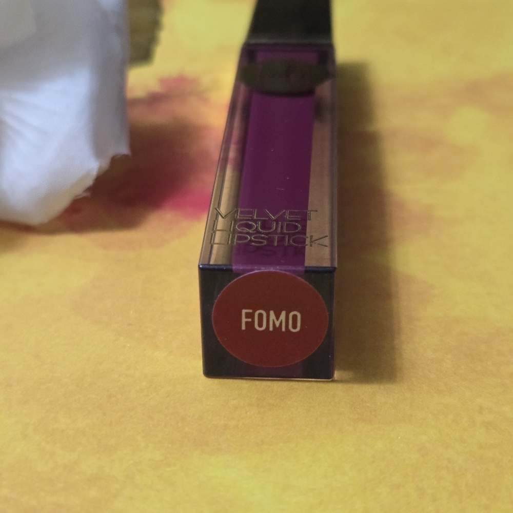 FOMO 💜 Hola Neon Velvet Liquid Lipstick NEW - Picture 2 of 6